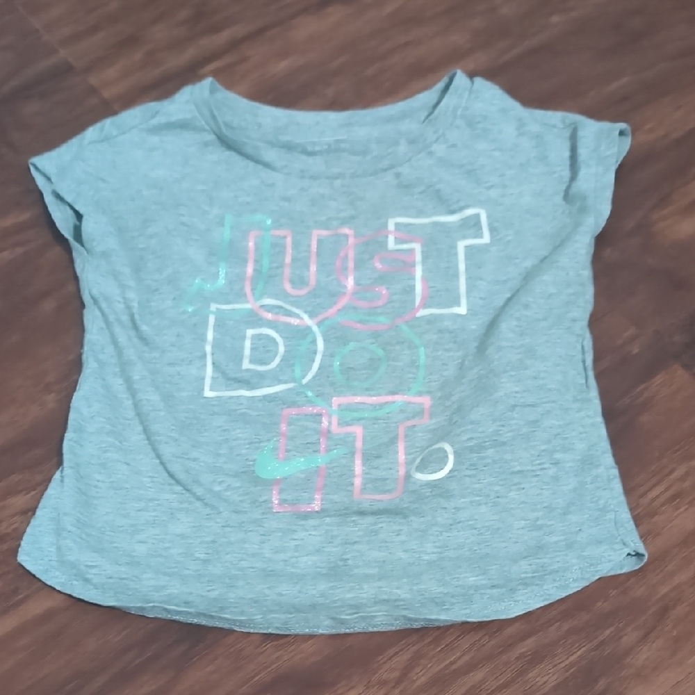 Gray and Green Short Sleeve‎ Tee with Text Graphics